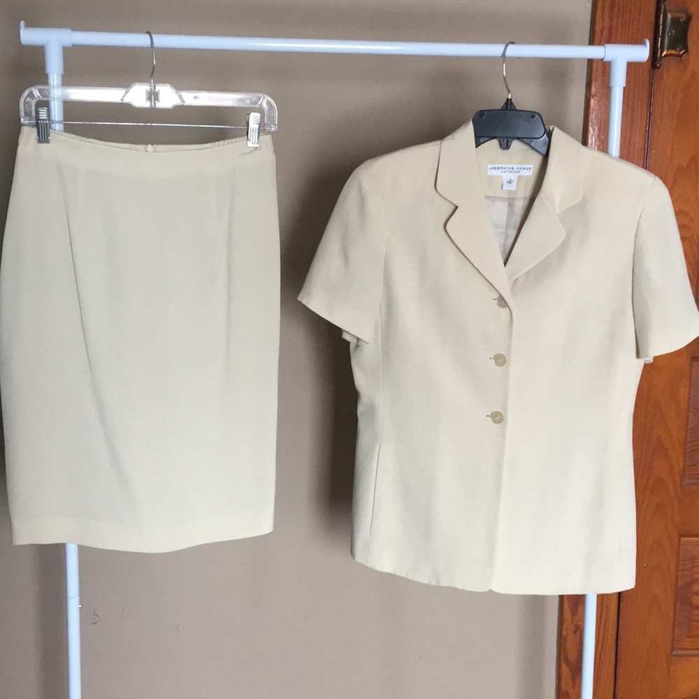 “3 for $10” EUC Women’s Business Skirt Suit